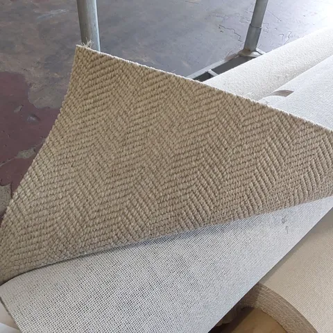 ROLL OF QUALITY LAKELAND WEAVE ULLSWATER CARPET - APPROXIMATELY 4 x 7.4M
