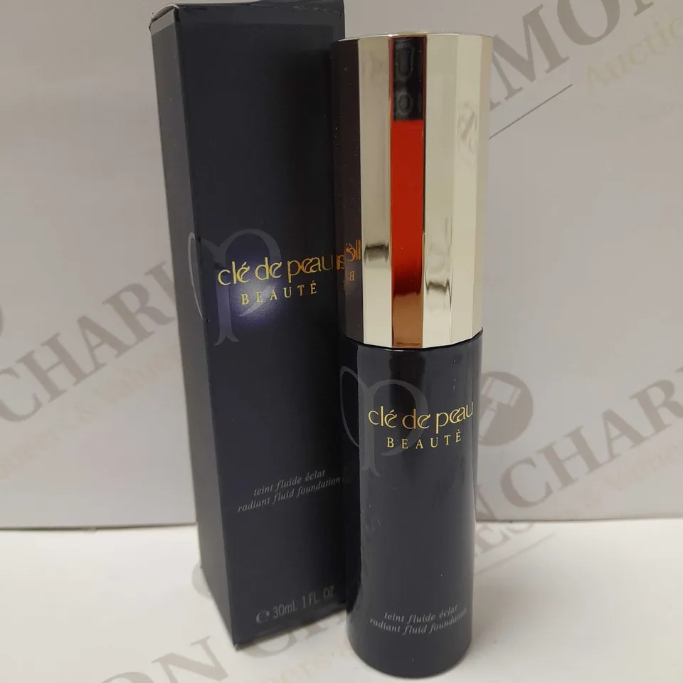 CLÉ DE PEAU BEAUTÉ RADIANT FLUID FOUNDATION 30ML - I10 