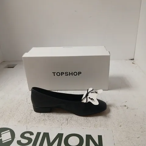 TOPSHOP BLACK SLIP-ON FLATS  – UK 6