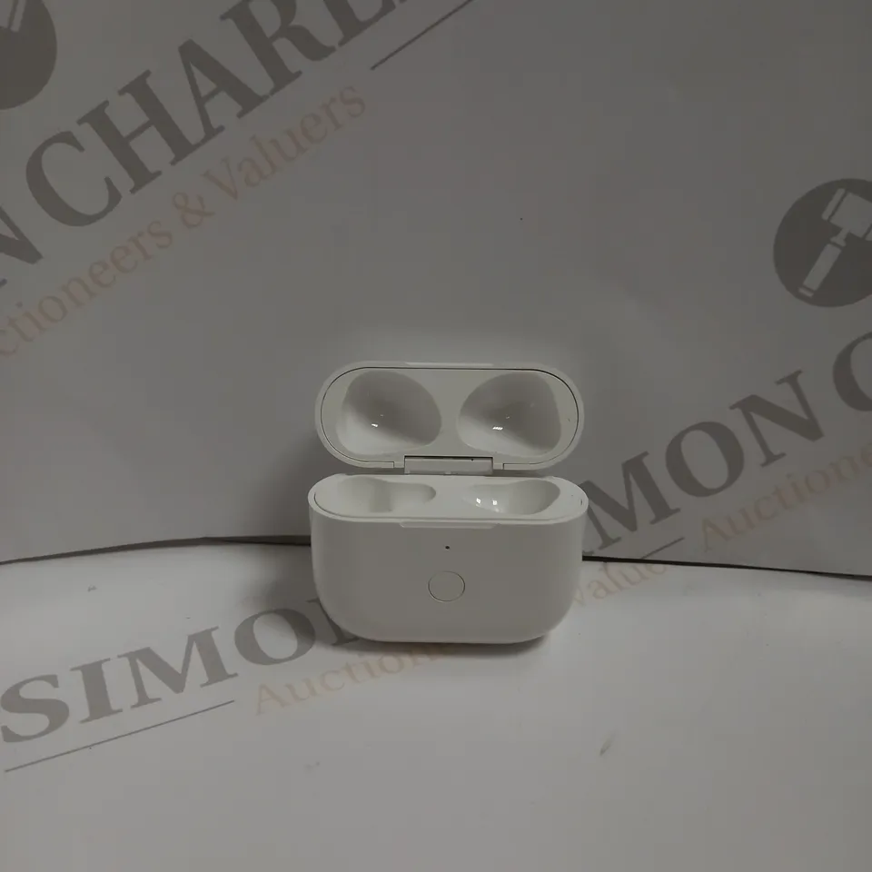 BOXED WIRELESS CHARGING CASE FOR EARBUDS.