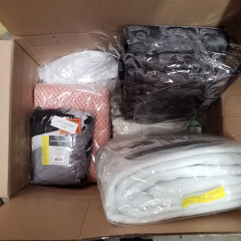 BOX CONTAINING ASSORTED FABRICS INCLUDING RUG UNDERLAY, CURTAINS & CUSHION CASES