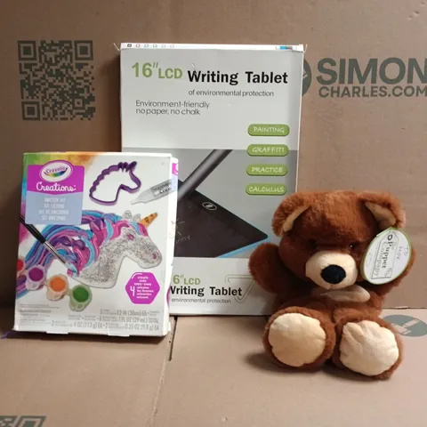 APPROXIMATELY 20 ASSORTED TOYS AND GAMES TO INCLUDE TEDDY PUPPET, 16" LCD WRITING TABLET, ETC - COLLECTION ONLY