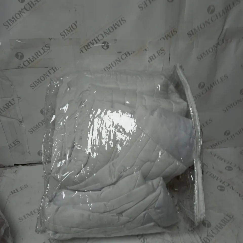 PACKAGED FINEST BED LINENS BY KELLY HOPPEN KING SET 