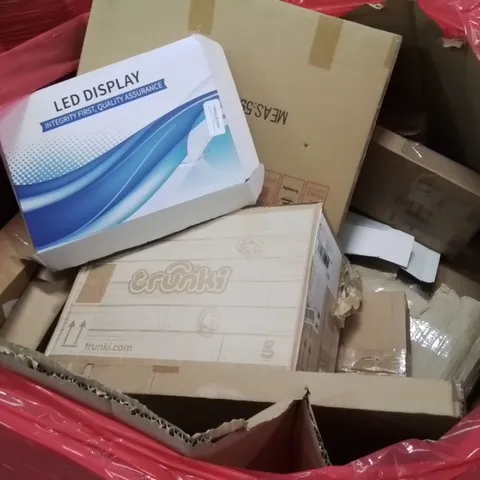 PALLET CONTAINING VARIOUS ASSORTED BOXED HOUSEHOLD ITEMS TO INCLUDE: TRUNKI, PORTABLE LED DISPLAY, TV BRACKETS AND LOTS MORE UNMARKED BOXED ITEMS