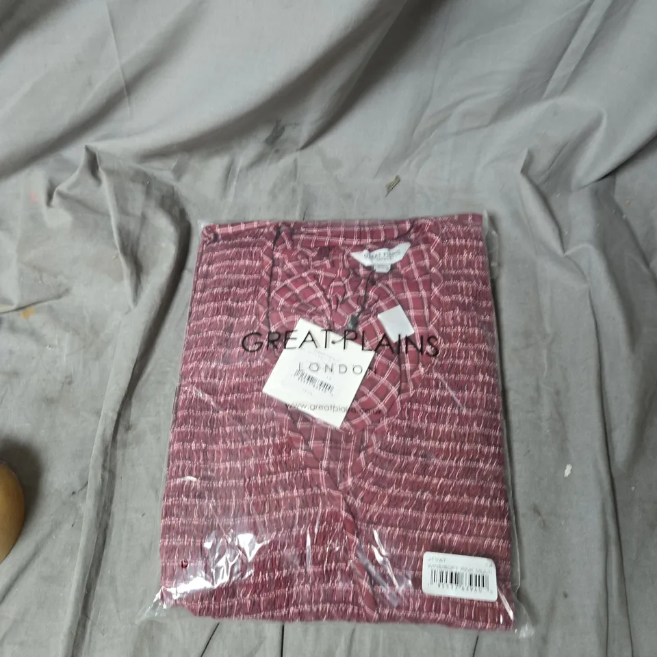 BOX OF APPROXIMATELY 50 CLOTHING ITEMS TO INCLUDE: IZABELA DRESS AND GREAT PLAINS DRESS