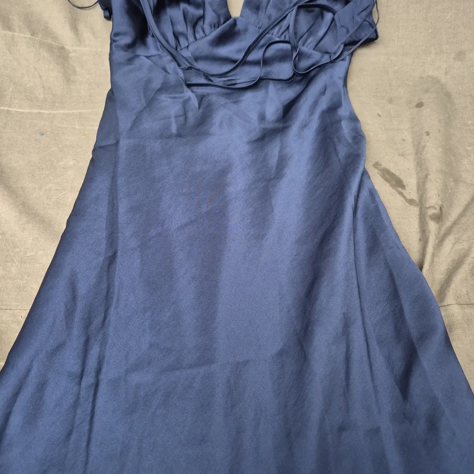 ABERCROMBIE & FITCH DRESS IN NAVY SIZE XSP