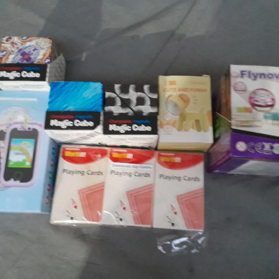 LOT OF ASSORTED ITEMS TO INCLUDE MAGNETIC MAGIC CUBES, KIDS SMARTPHONES AND FLYNOVA