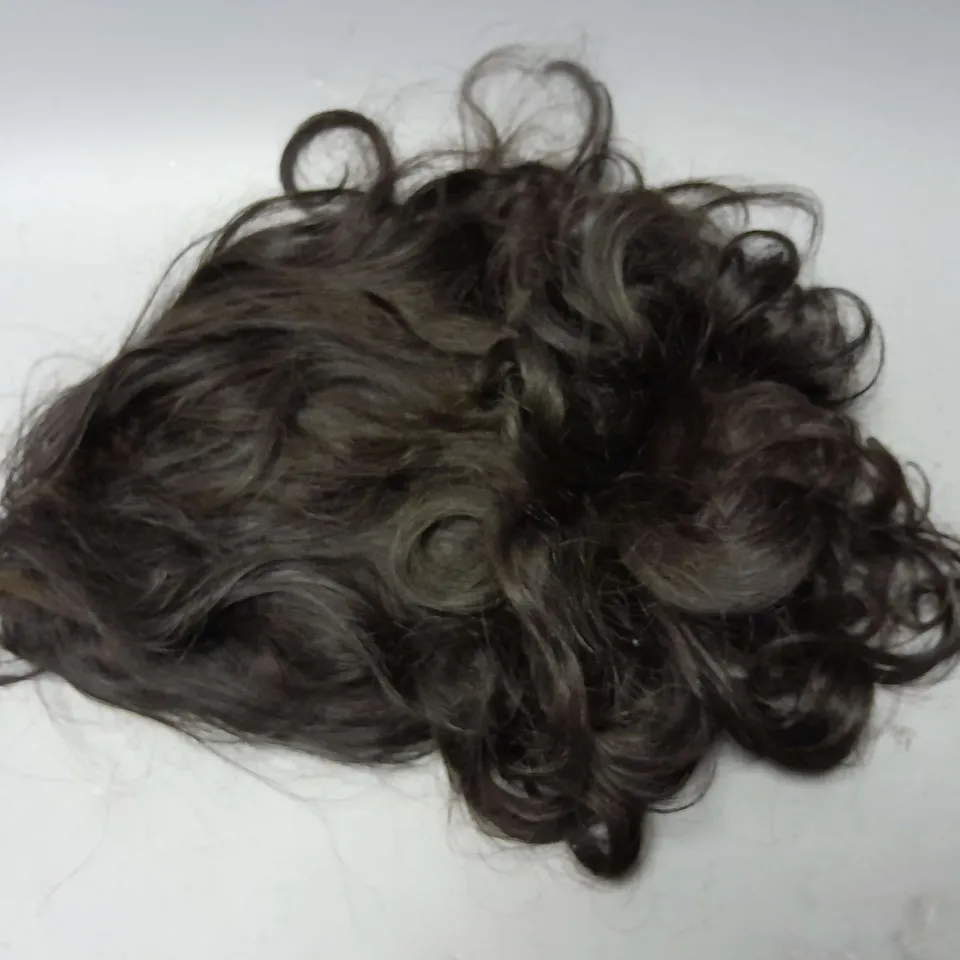 UNBOXED 15 INCH CURLED WIG IN DARK BROWN 