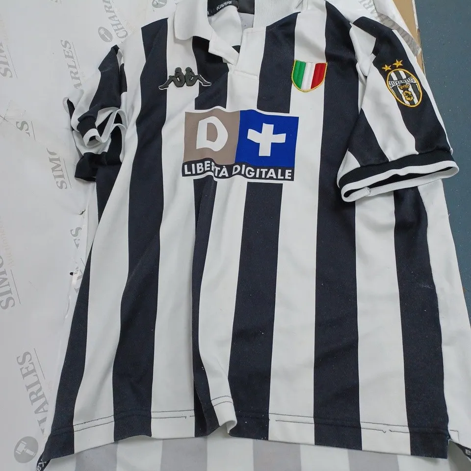 KAPPA JUVENTUS T-SHIRT WITH COLLOR - SMALL