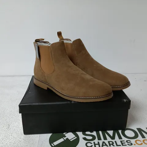 CHARLES SOUTHWELL KANSAS BOOTS SAND SIZE 10 BOXED
