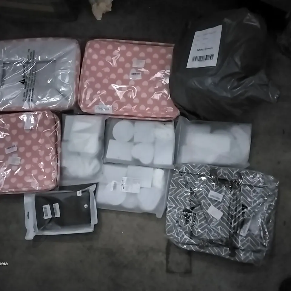 PALLET OF ASSORTED ITEMS INCLUDING MERRIMEN BUBBLE WRAP ROLL, NEOPRENE THREE POCKETS WITH BELT, SEA TEAM GREY ARROW BAG, MEFA PERFECT 20+3 GEL POLISH, DDO PAPERS, LEWONDR DECORATIVE GLASS VASE