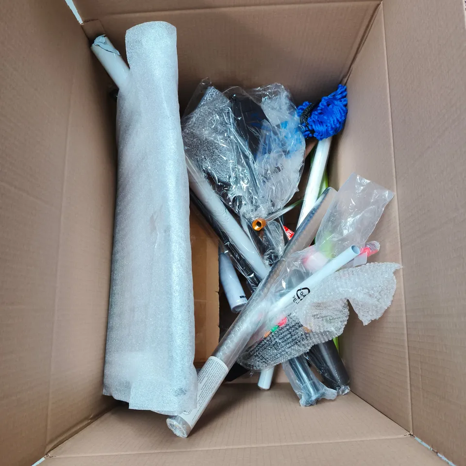 BOX OF APPROXIMATELY 20 ASSORTED ITEMS TO INCLUDE PUKKA PADS, RUNNING VEST, SEQUIN FAUX SILK BLIND ETC