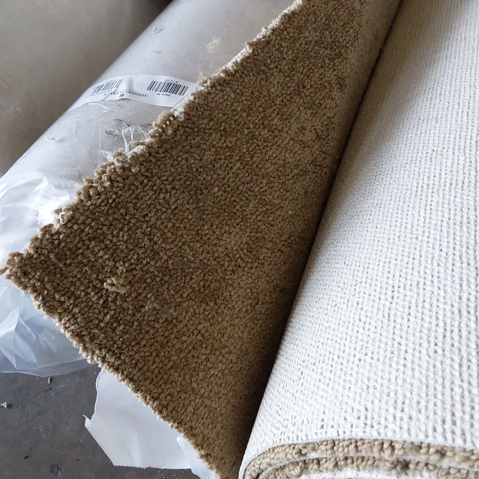 ROLL OF QUALITY EC AURA GOLDILOCKS CARPET // SIZE: APPROXIMATELY 5.1 X 5M