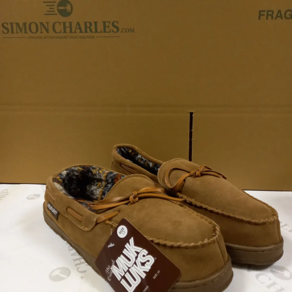 MUK LUKS MENS SLIPPERS TAN SIZE 13