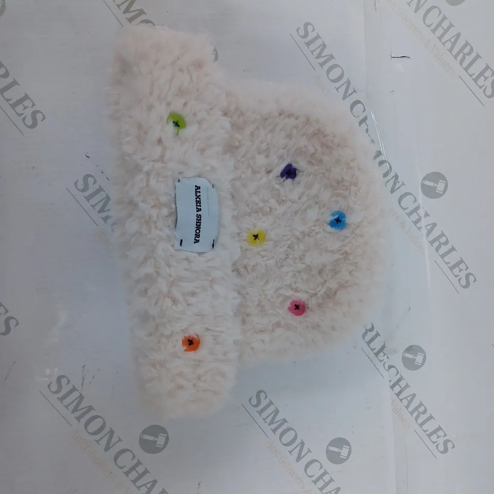 ALXEIA SHNORA FLUFFY HAT WITH BUTTONS