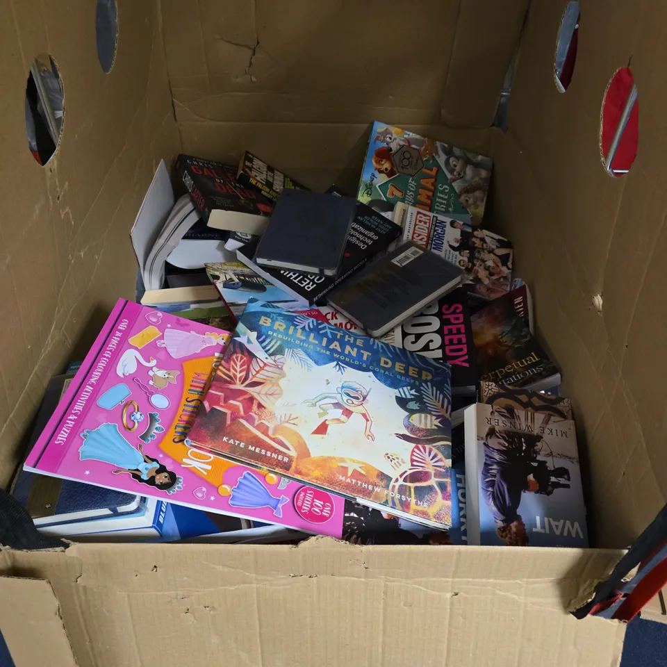 ASSORTED BOOKS, MAGAZINES & COMICS COLLECTION