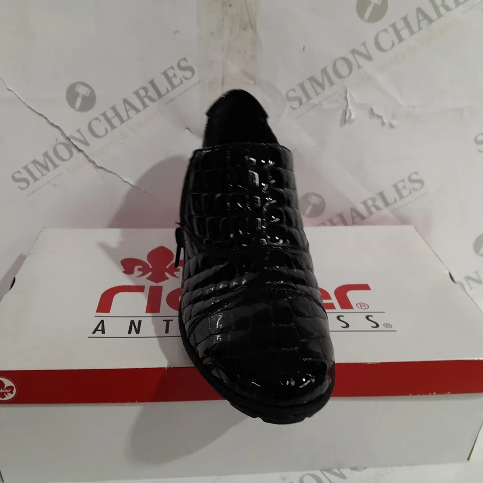 BOXED RIEKER LOW HEELED SHOE BOOTS, BLACK CROC - SIZE 4