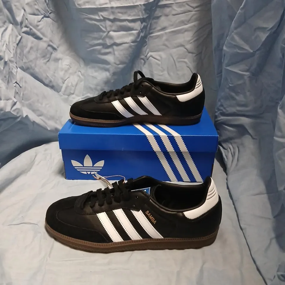 ADIDAS SAMBA OG SNEAKERS – BLACK/WHITE SIZE 9