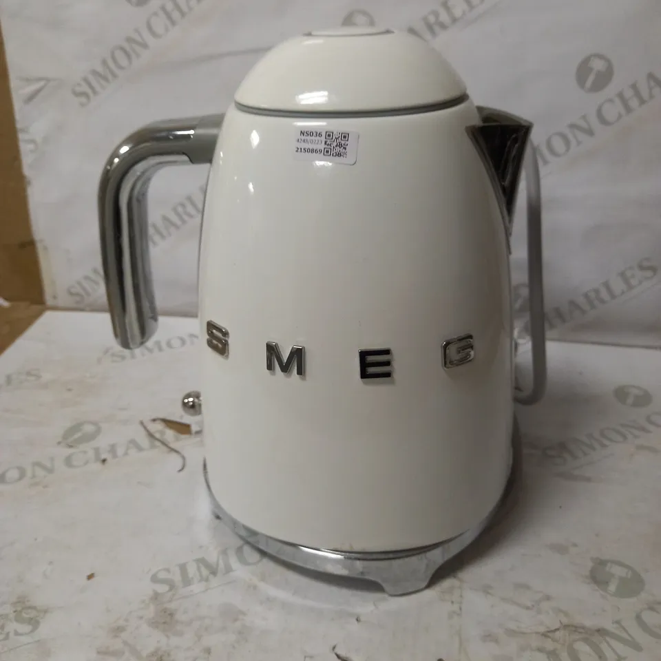 SMEG KLF03 KETTLE, WHITE