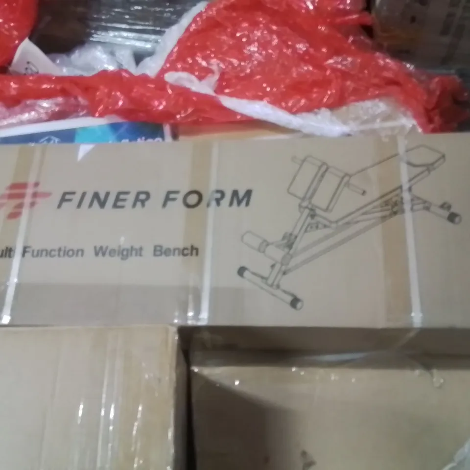 PALLET CONTAINING VARIOUS ASSORTED BOXED HOUSEHOLD ITEMS TO INCLUDE: FOLDING POOL, WEIGHT BENCH, LARGE METAL SAFE ECT.
