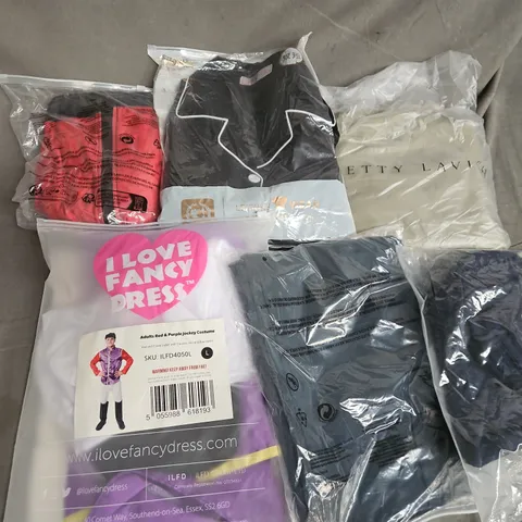 APPROXIMATELY 35 ASSORTED CLOTHING ITEMS IN VARIOUS SIZES, STYLES & COLOURS TO INCLUDE JOCKEY COSTUME, TOPS, SWEATERS, ETC - COLLECTION ONLY