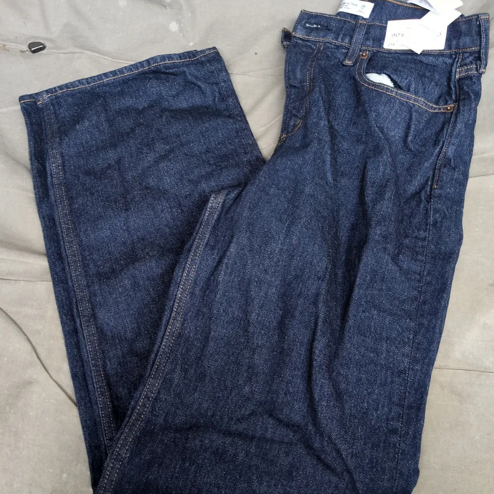 ABERCROMBIE & FITCH HIGH RISE 90'S RELAXED JEANS IN BLUE - 29 LONG