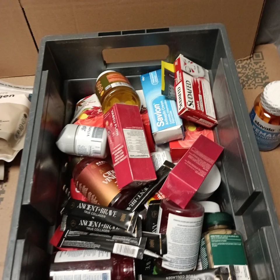 TOTE OF APPROXIMATELY 16 ASSORTED VITAMINS AND DIETARY SUPPLEMENTS TO INCLUDE: FEMALE MULTIVITAMINS 