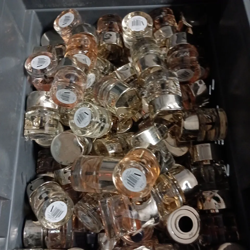 APPROXIMATELY 40 BOTTLES OF SMITH'S CULT NAIL VARNISH