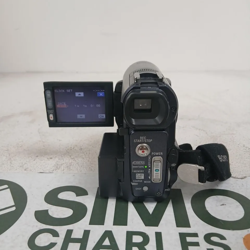 SONY HANDYCAM DCR-PC350E CAMCORDER WITH CARL ZEISS VARIO-SONNAR LENS & LI-ION BATTERY