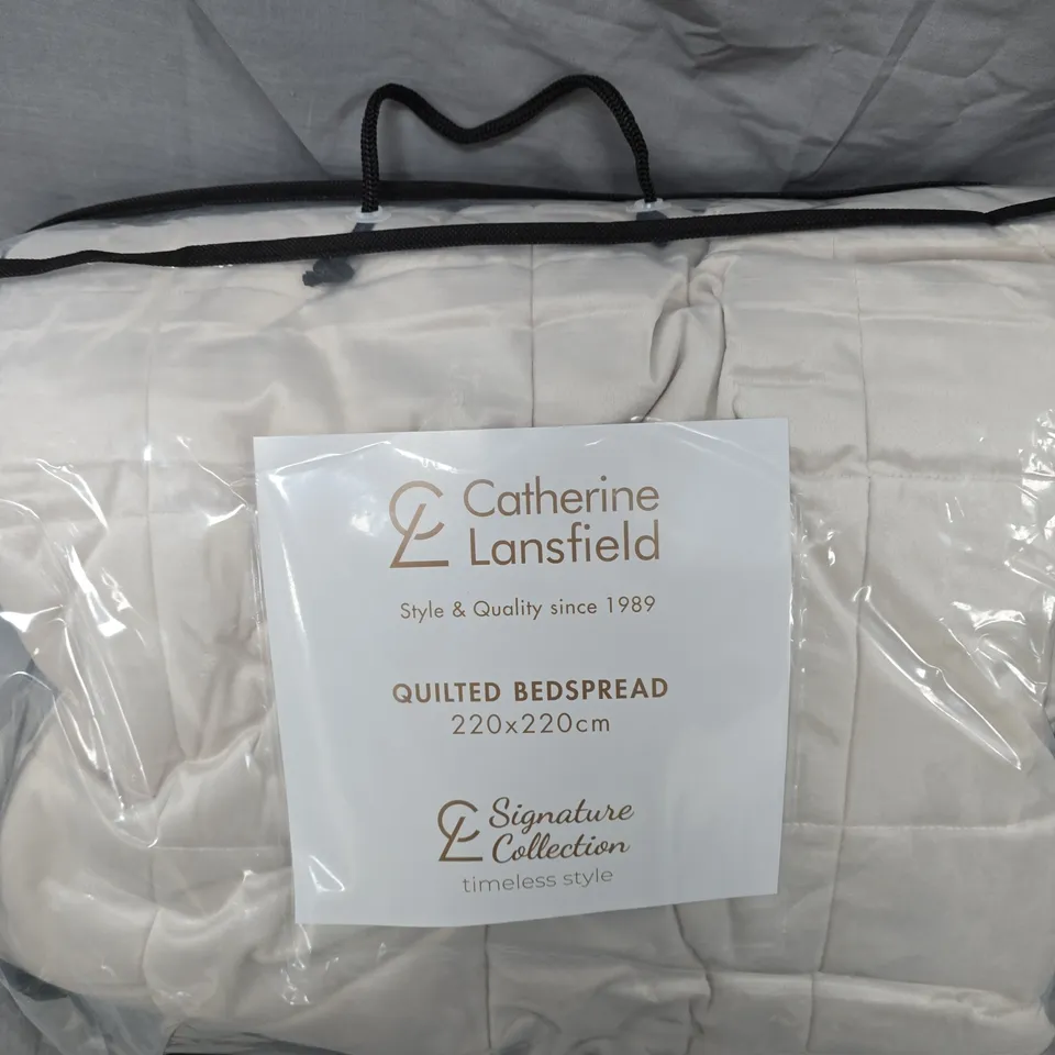 CATHERINE LANSFIELD SIGNATURE COLLECTION QUILTED BEDSPREAD – 220 X 220 CM