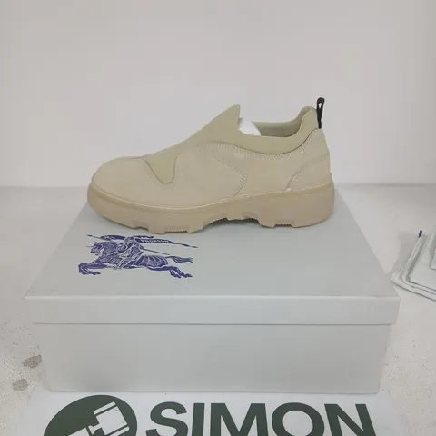 BURBERRY LEATHER SNEAKERS – BEIGE, UK 10.5 (EUR 44.5)