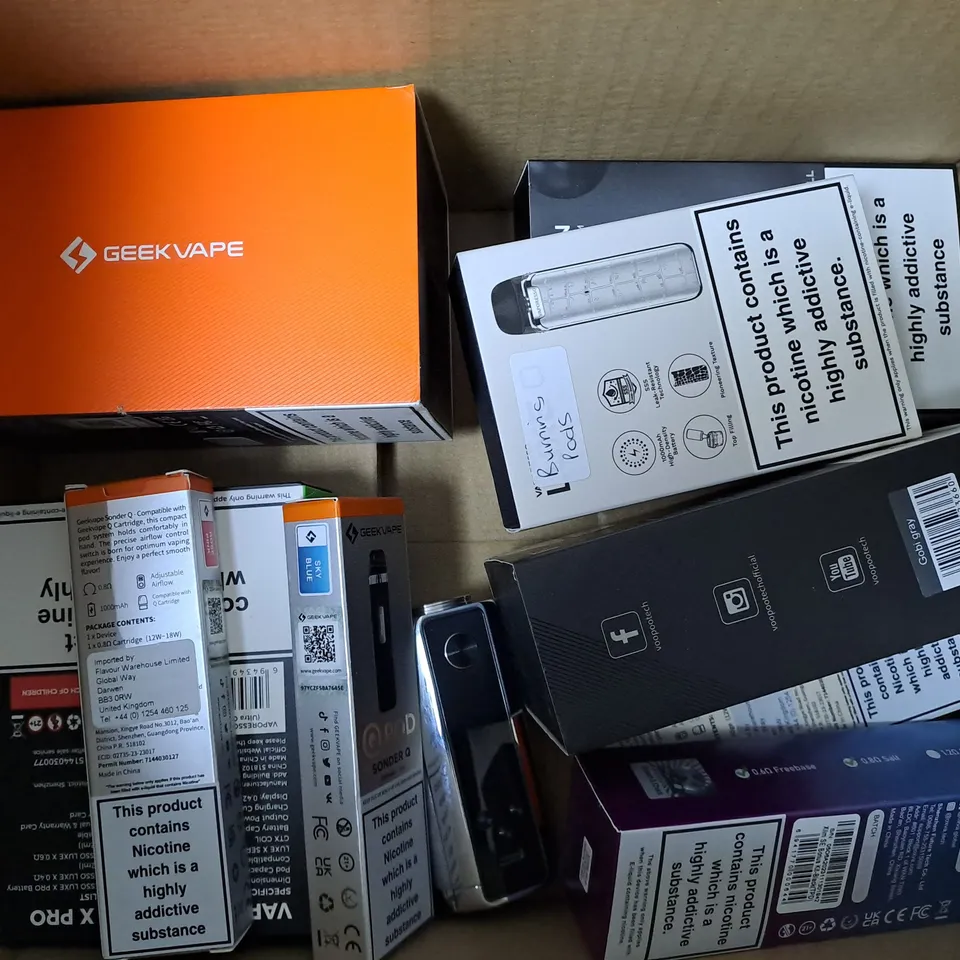 APPROXIMATELY 10 ASSORTED E-CIGARETTE PRODUCTS TO INCLUDE GEEKVAPE MAX100, VAPORESSO LUXE X PRO, VOOPOO DRAG X PRO 
