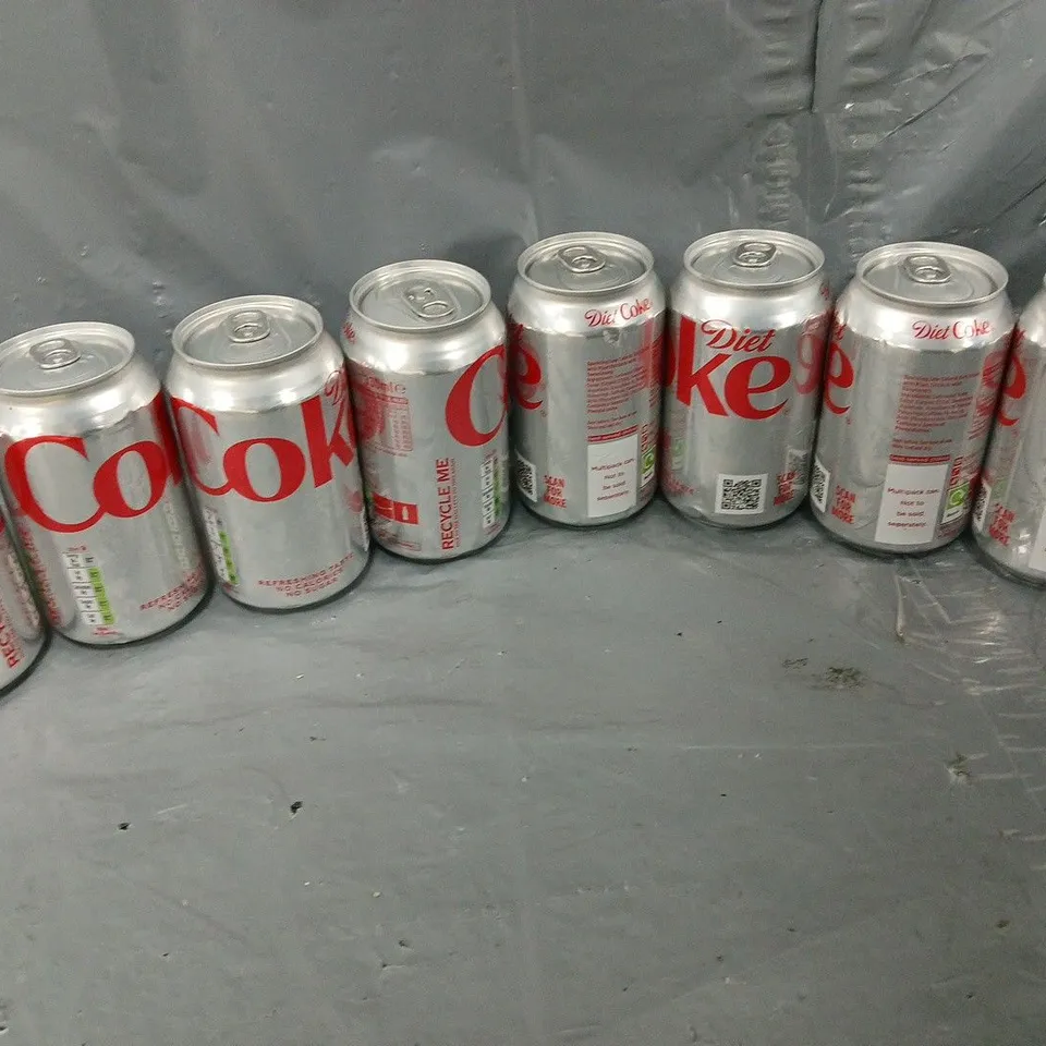 TOTE OF APPROXIMATELY 10 ASSORTED DRINKS ITEMS TO INCLUDE - COCA COLA 