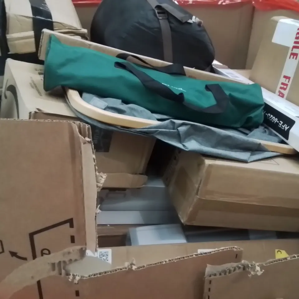 PALLET OF ASSORTED HOUSEHOLD GOODS AND PRODUCTS TO INCLUDE;WATER TABLE,CANVAS PRINTS,RETRACTABLE SAFETY GATE,FOLDER FOOTBALL NET