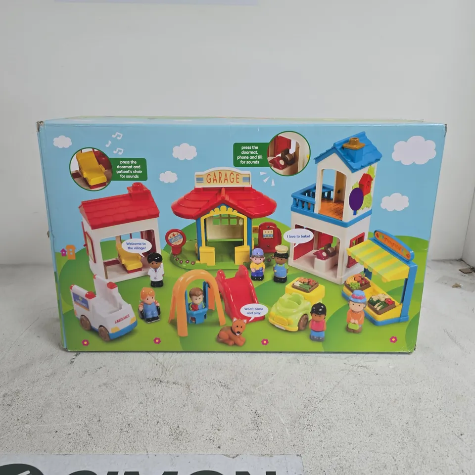 BOXED HAPPYLAND VILLAGE COLLECTION SET