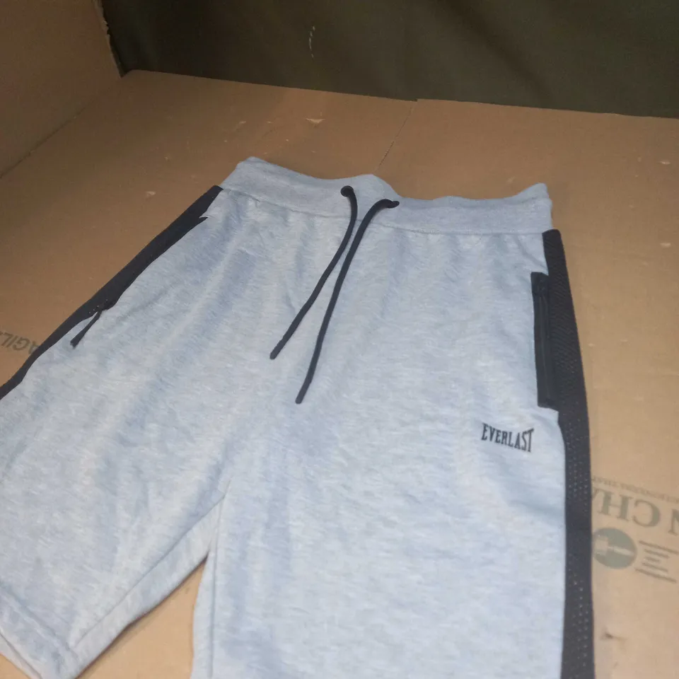 EVERLAST FLEECED SHORTS SIZE SMALL