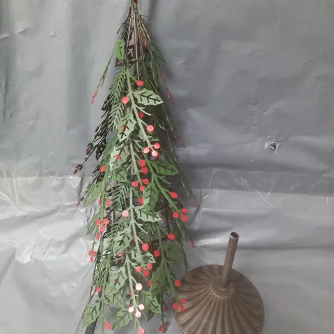 40 CM METAL BERRY CHRISTMAS TREE