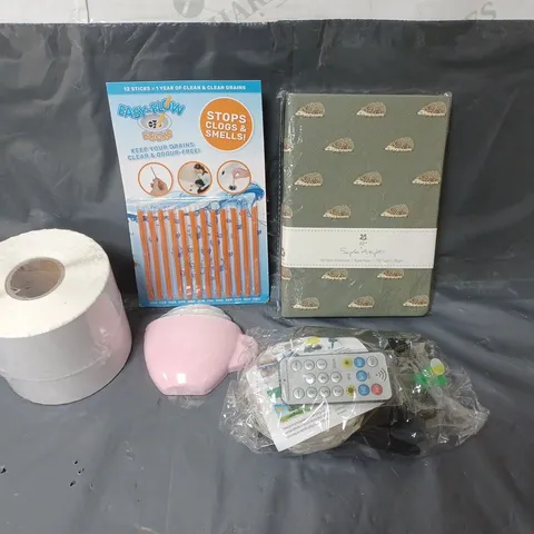 BOX OF APPROXIMATELY 15 ASSORTED HOUSEHOLD ITEMS TO INCLUDE LED LIGHTS, BATH BOMB AND A NOTE BOOK
