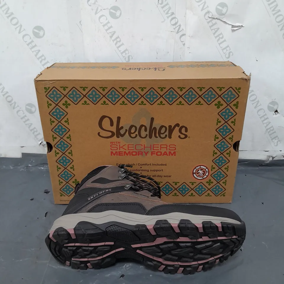 SKECHERS MEMORY FOAM SIZE 7 BROWN/PINK WALKING BOOTS 