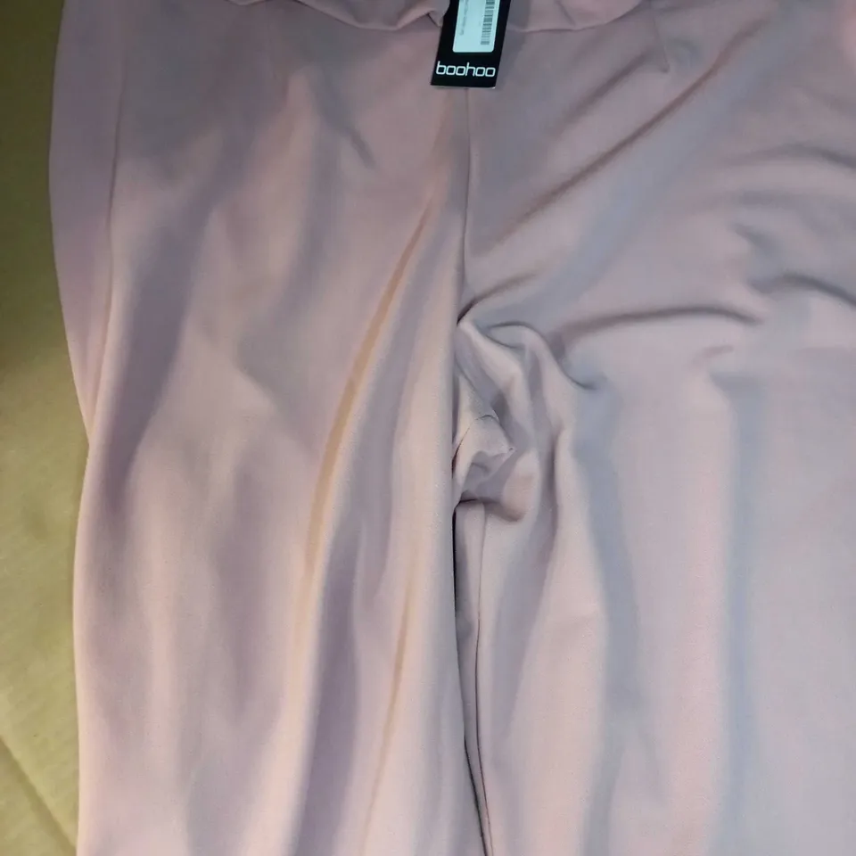 BOOHOO BLUSH PAPERBAG BELTED SLIM WIDE LEG TROUSERS - SIZE 20