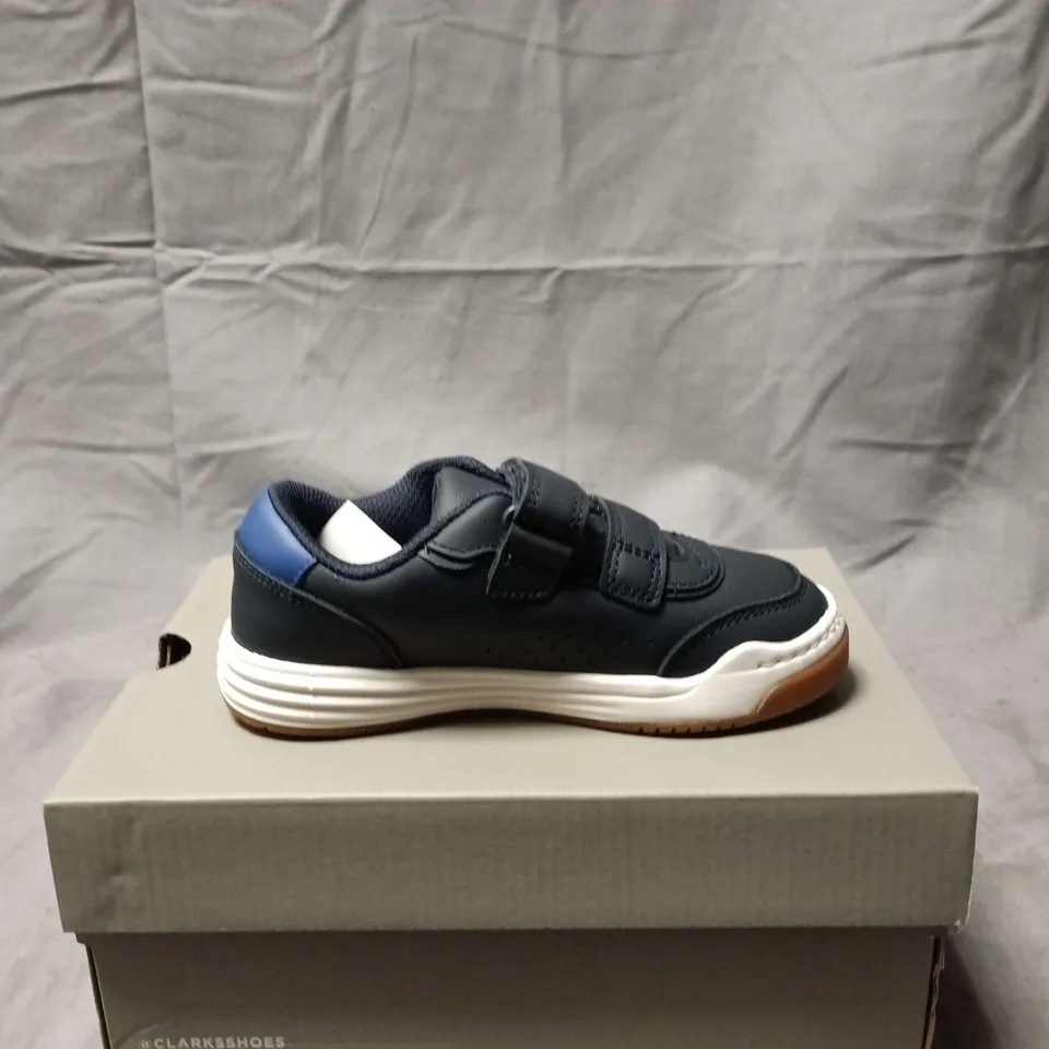 BOXED PAIR OF KIDS URBAN SOLO K NAVY VELCRO TRAINERS – UK 9 (EU 27)
