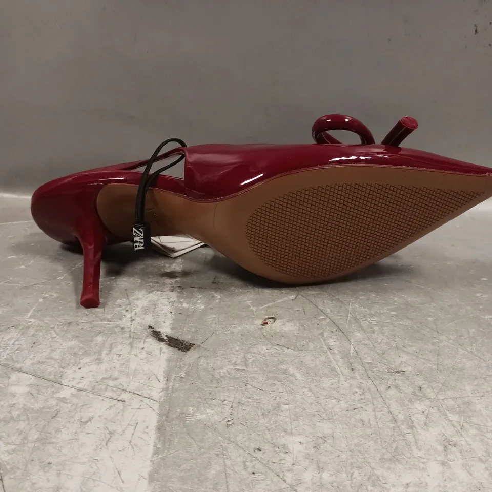 PAIR OF ZARA SLIP ON HEEL SHOES IN RED - 3