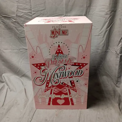 PLOUISE MINI ME WHERE DREAMS COME TRUE. MINI MUA VANITY STATION. BOXED