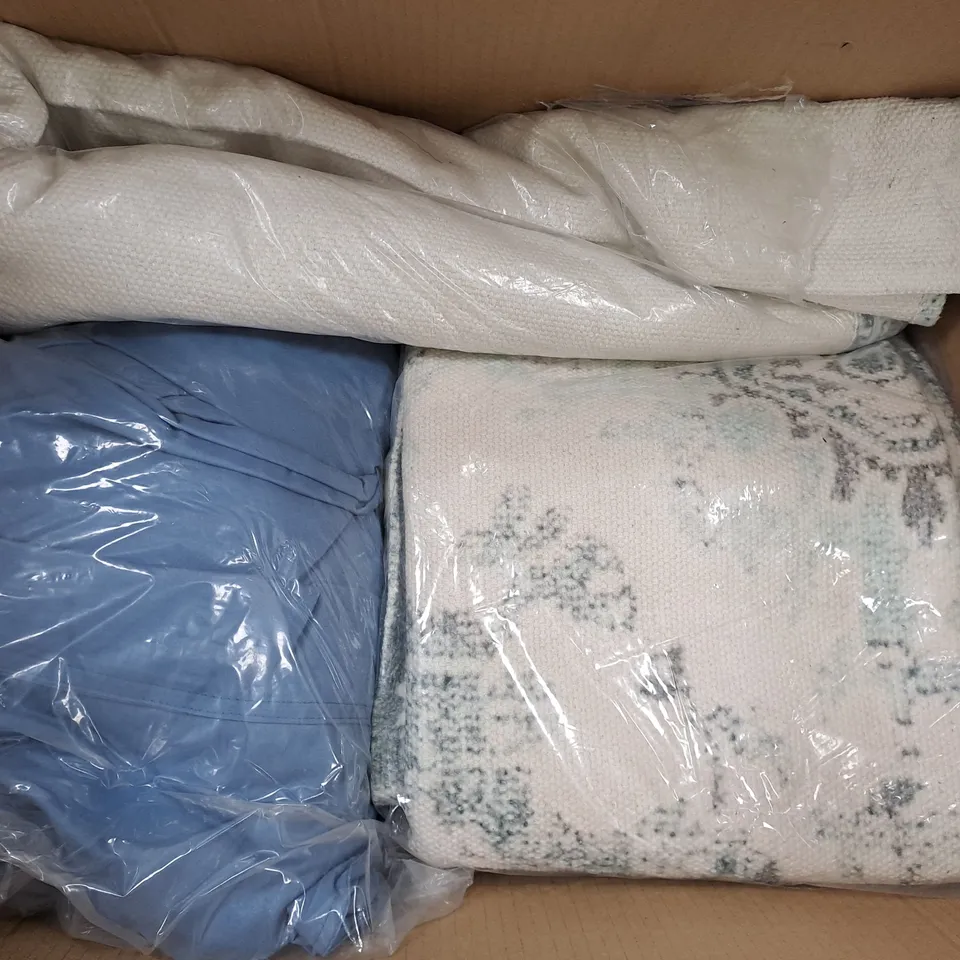 BOX OF APPROXIMATELY 8 ASSORTED HOUSEHOLD ITEMS TO INCLUDE UNBRANDED MICROPHONE, ETC - COLLECTION ONLY