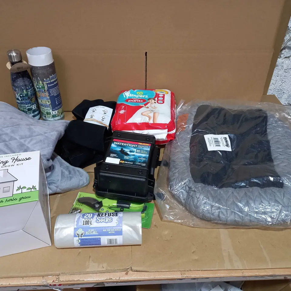 BOX OF APPROXIMATELY 18 ASSORTED ITEMS TO INCLUDE A ELECTRIC BLANKET, A SELF WATERING HOUSE HERB GARDEN GROW KIT AND A DELUXE WEAVE DESIGN PET BED