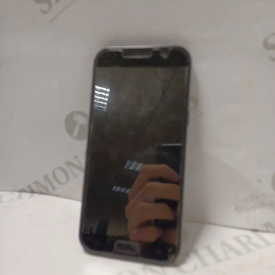 SAMSUNG GALAXY A5 MOBILE PHONE IN BLACK