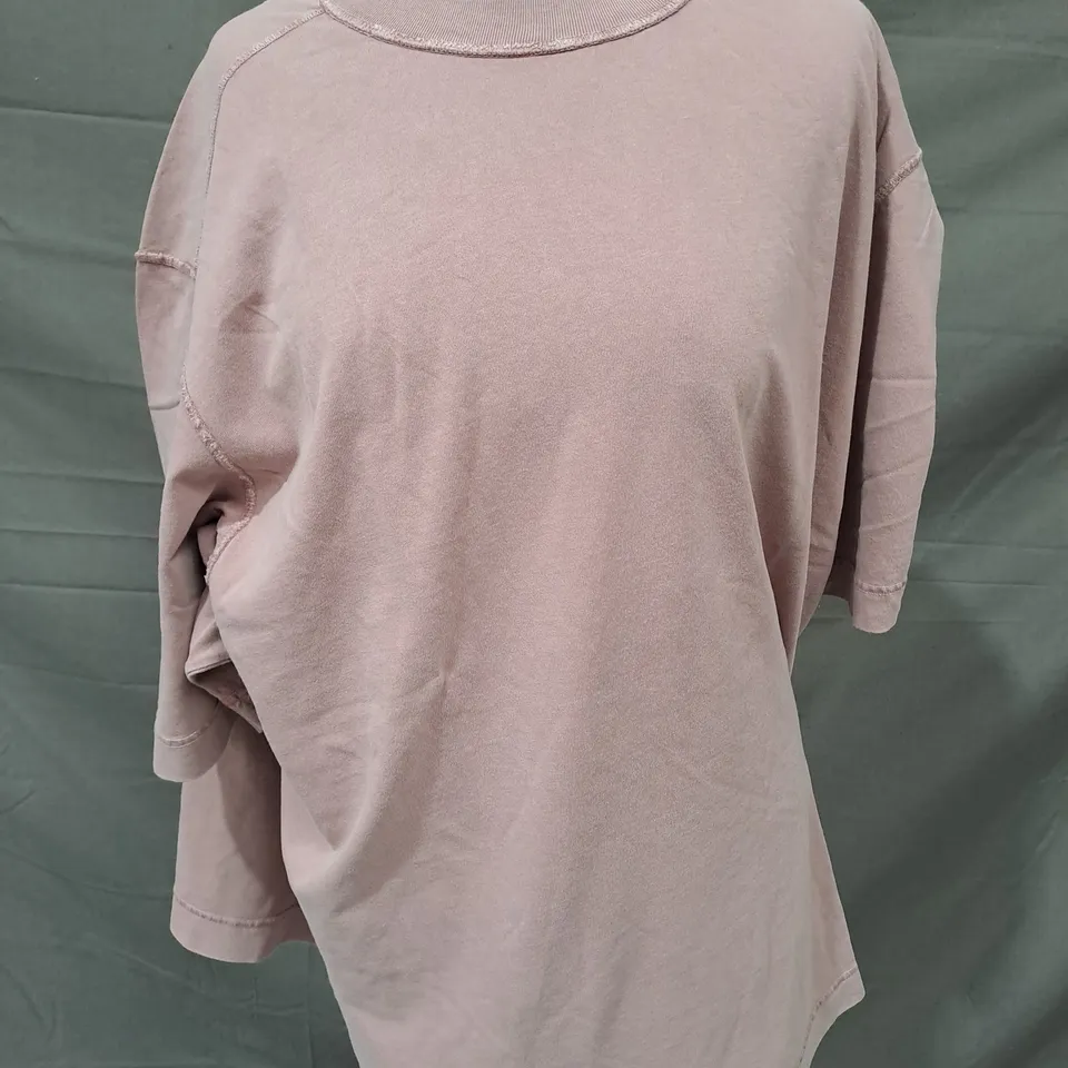 ABERCROMBIE & FITCH T-SHIRT IN PINK SIZE XXL