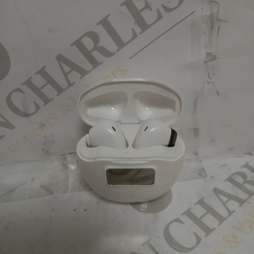 WIRELESS EARPHONES WITH CHARGING CASE 