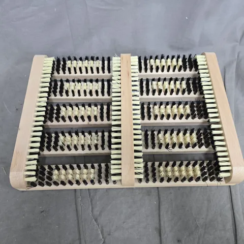WOODEN-FRAMED MULTI-ROW BRISTLE SCRUB BRUSH - SHOE CLEANER
