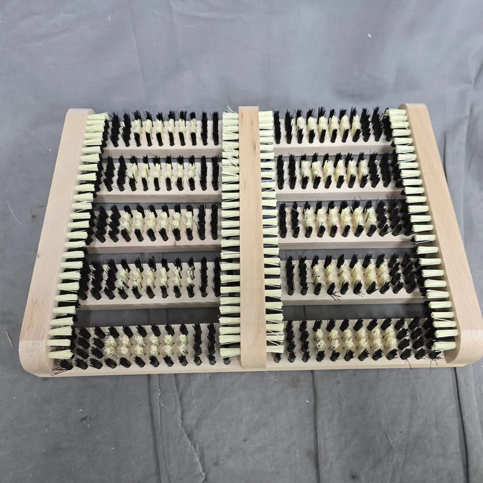 WOODEN-FRAMED MULTI-ROW BRISTLE SCRUB BRUSH - SHOE CLEANER